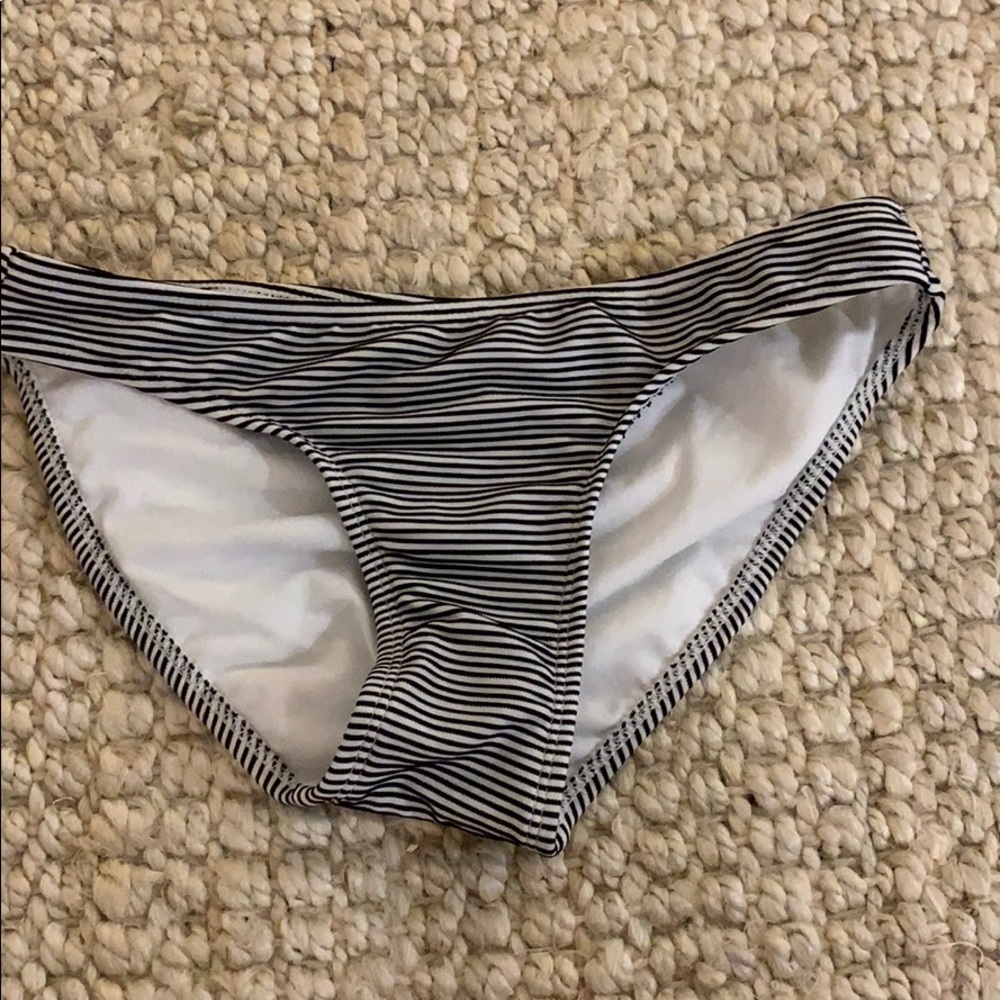 Stripped regular coverage bottoms